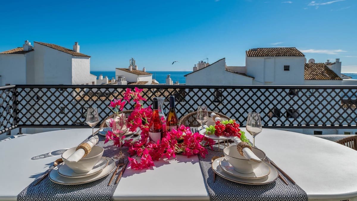 3 Zimmer Apartment zu verkaufen in Puerto Banus mit Pool - 850.000 € (Ref: 9254036)