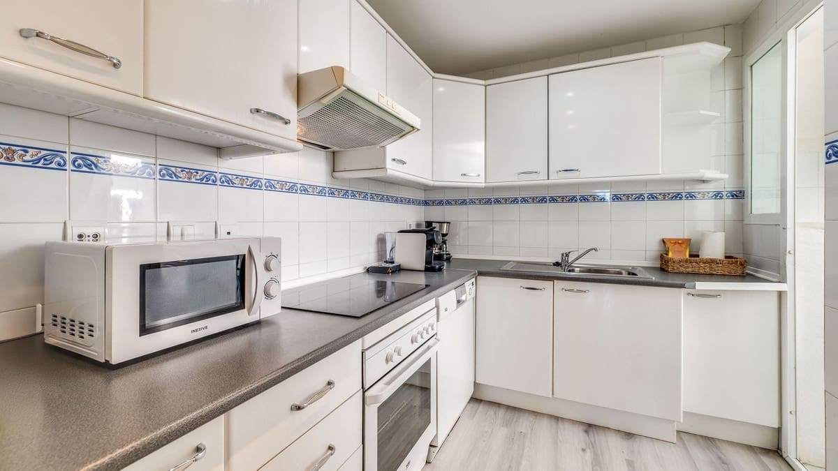 3 slaapkamer Appartement te koop in Puerto Banus met zwembad - € 850.000 (Ref: 9254036)