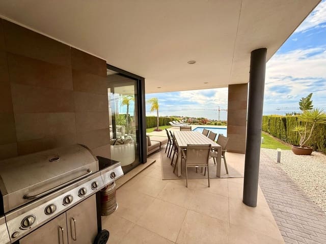 4 sypialnia Willa na sprzedaż w Manilva z basenem garażem - 1 075 000 € (Ref: 9254037)