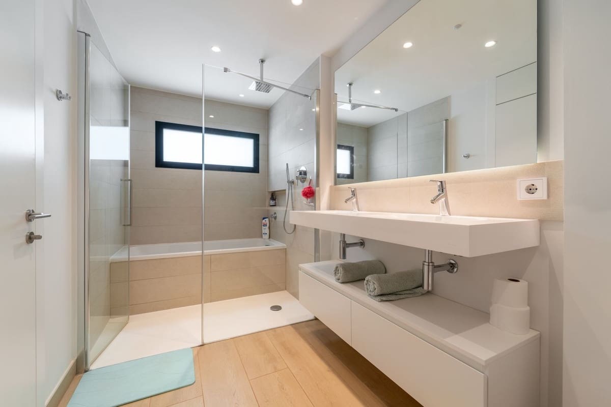 3 makuuhuone Huoneisto myytävänä paikassa Fuengirola mukana uima-altaan 
autotalli - 829 000 € (Ref: 9265634)