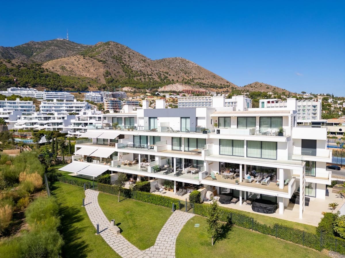 3 makuuhuone Huoneisto myytävänä paikassa Fuengirola mukana uima-altaan 
autotalli - 829 000 € (Ref: 9265634)