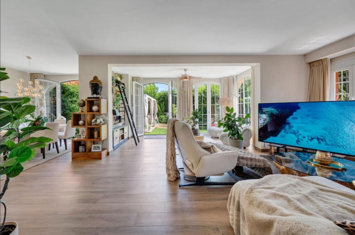 3 soveværelse Semi-Rækkehus til salg i Guadalmina med swimmingpool garage - € 795.000 (Ref: 9265636)