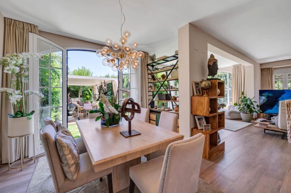 3 soveværelse Semi-Rækkehus til salg i Guadalmina med swimmingpool garage - € 795.000 (Ref: 9265636)