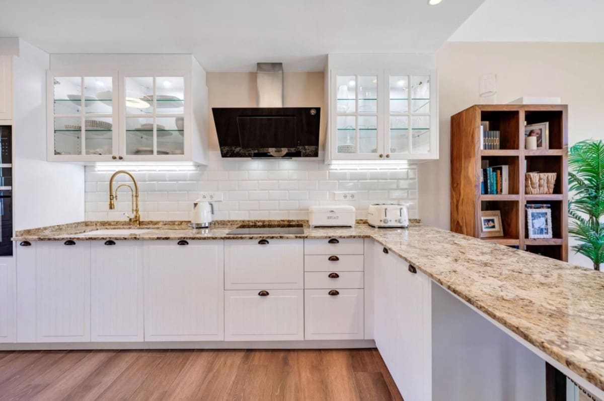 3 soveværelse Semi-Rækkehus til salg i Guadalmina med swimmingpool garage - € 795.000 (Ref: 9265636)