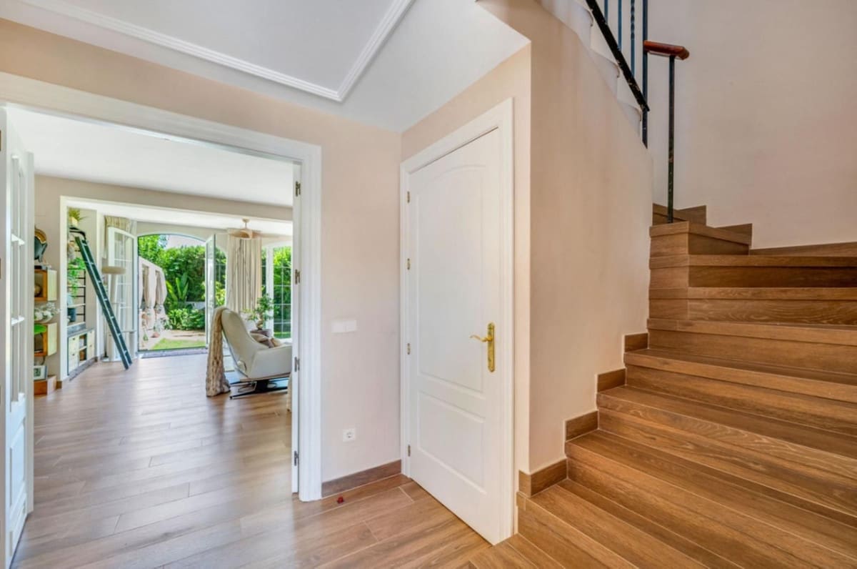 3 soveværelse Semi-Rækkehus til salg i Guadalmina med swimmingpool garage - € 795.000 (Ref: 9265636)