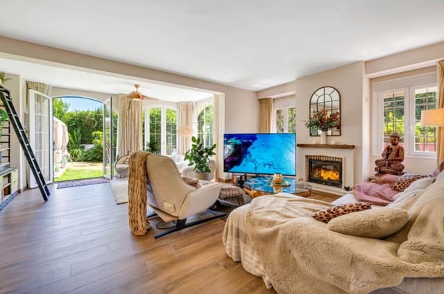 3 soverom Kjedet enebolig til salgs i Guadalmina Alta, Marbella med svømmebasseng garasje - € 795 000 (Ref: 9265636)