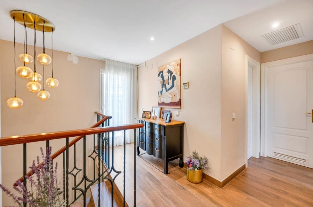 3 soveværelse Semi-Rækkehus til salg i Guadalmina med swimmingpool garage - € 795.000 (Ref: 9265636)