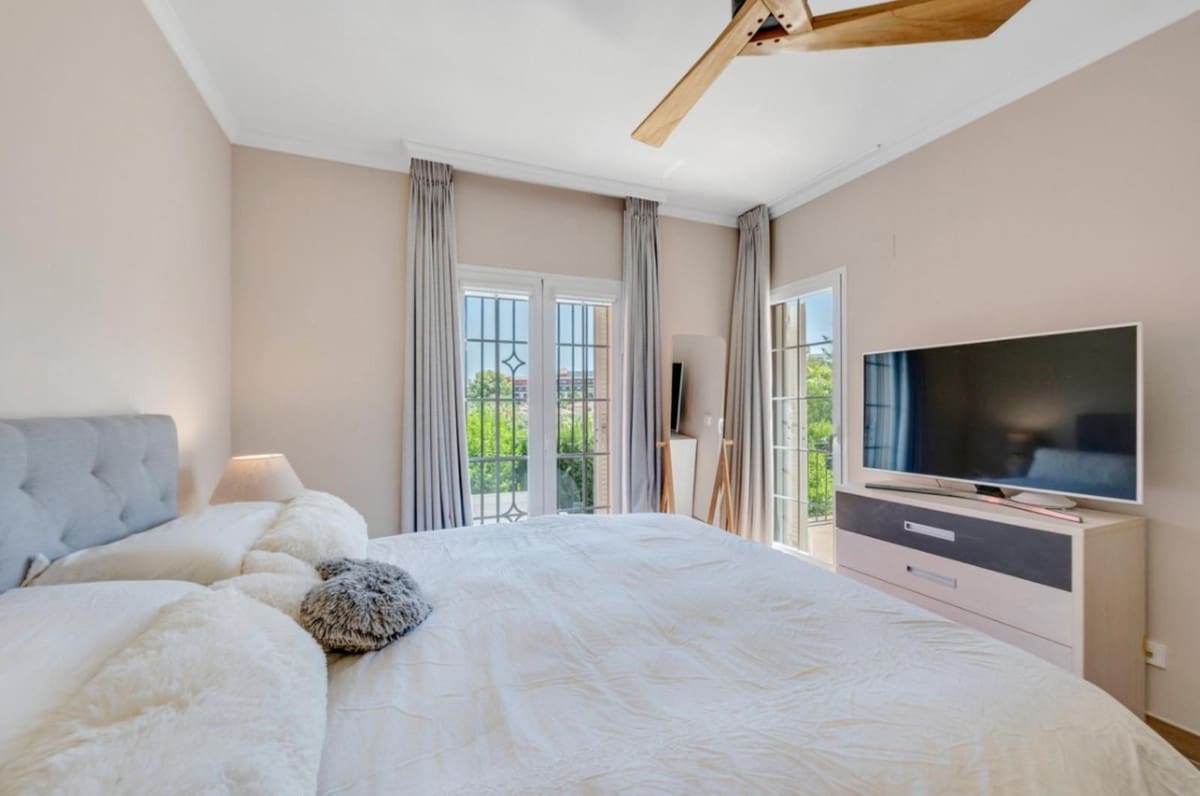 3 soveværelse Semi-Rækkehus til salg i Guadalmina med swimmingpool garage - € 795.000 (Ref: 9265636)