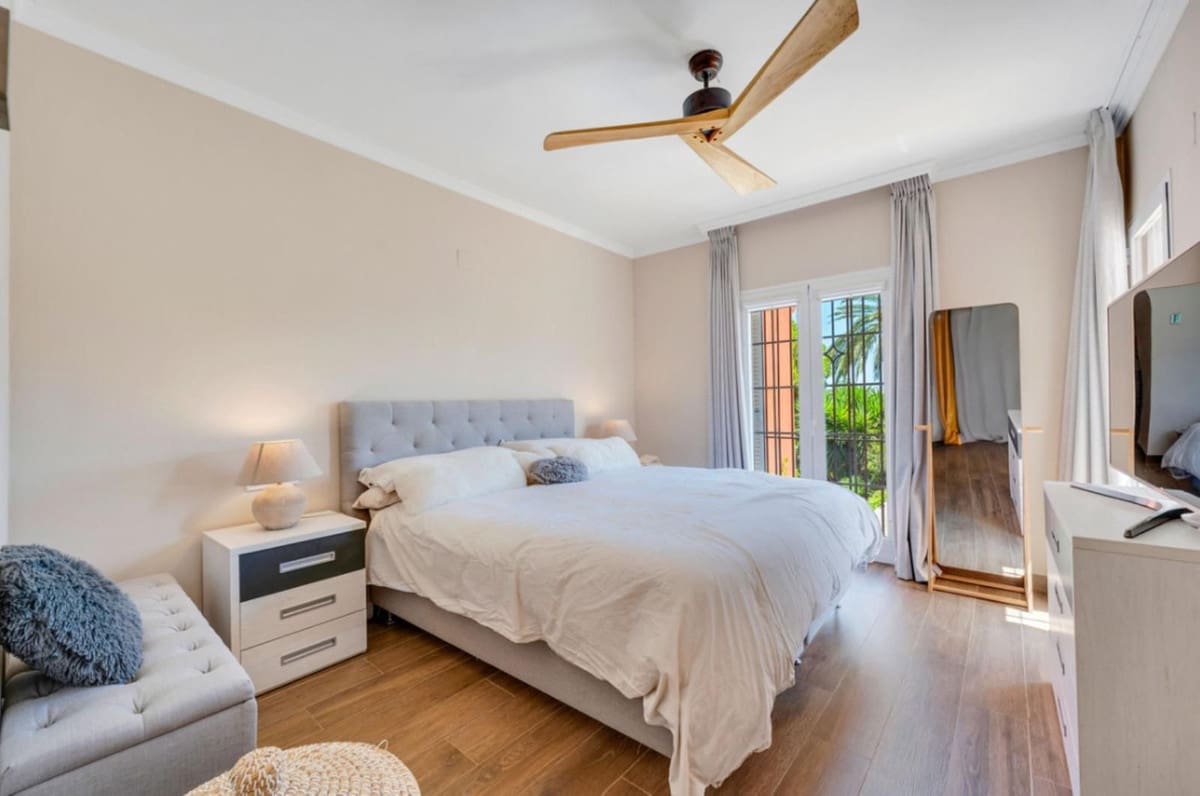 3 soveværelse Semi-Rækkehus til salg i Guadalmina med swimmingpool garage - € 795.000 (Ref: 9265636)