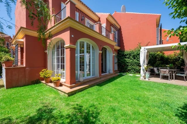 3 soverom Kjedet enebolig til salgs i Guadalmina Alta, Marbella med svømmebasseng garasje - € 795 000 (Ref: 9265636)