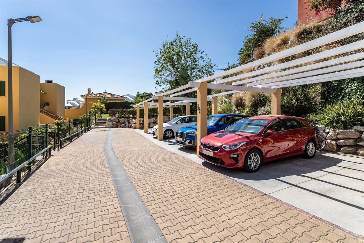 2 makuuhuone Huoneisto myytävänä paikassa Fuengirola mukana uima-altaan 
autotalli - 545 000 € (Ref: 9265638)