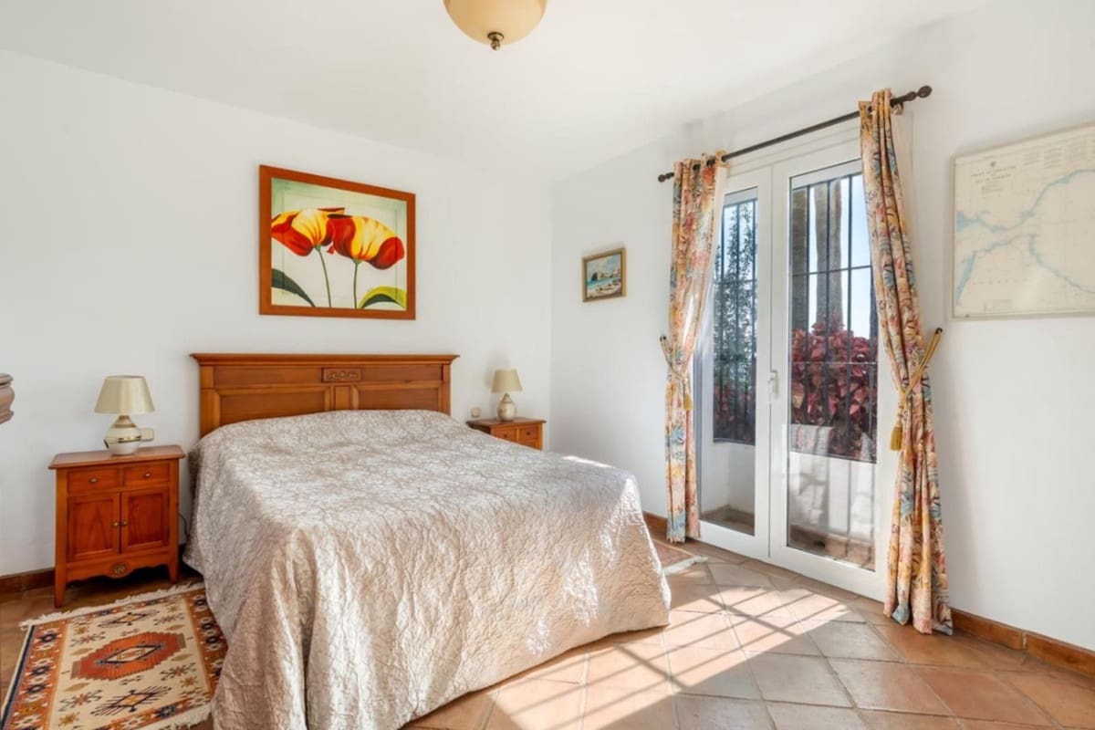 2 sovrum Lägenhet till salu i Bahia de Casares med pool garage - 585 000 € (Ref: 9265640)