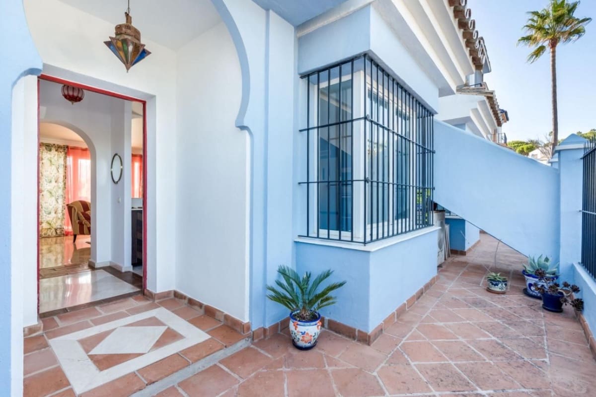 2 sovrum Lägenhet till salu i Bahia de Casares med pool garage - 585 000 € (Ref: 9265640)