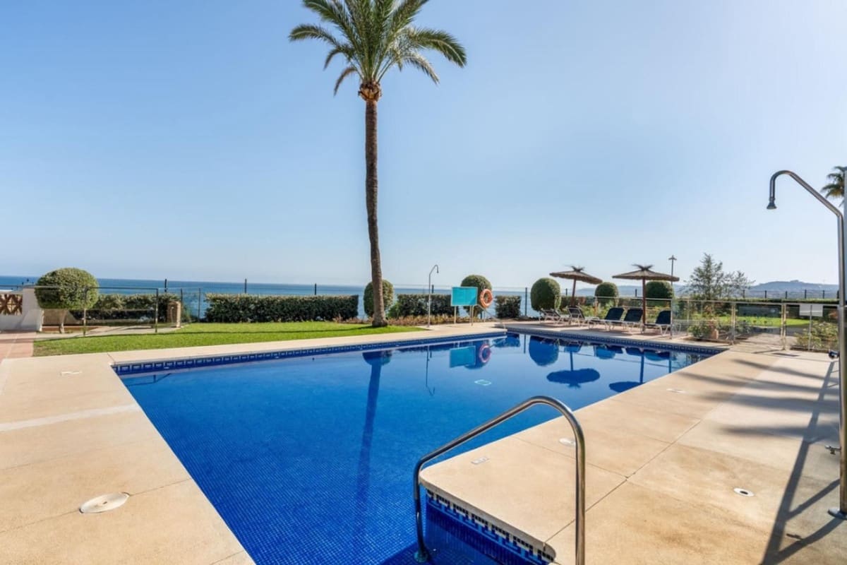 2 sovrum Lägenhet till salu i Bahia de Casares med pool garage - 585 000 € (Ref: 9265640)