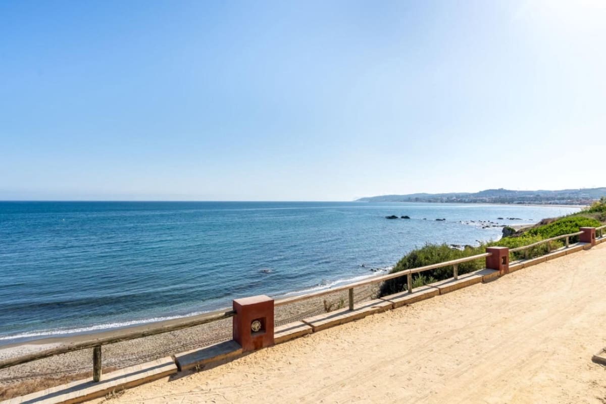 2 sovrum Lägenhet till salu i Bahia de Casares med pool garage - 585 000 € (Ref: 9265640)