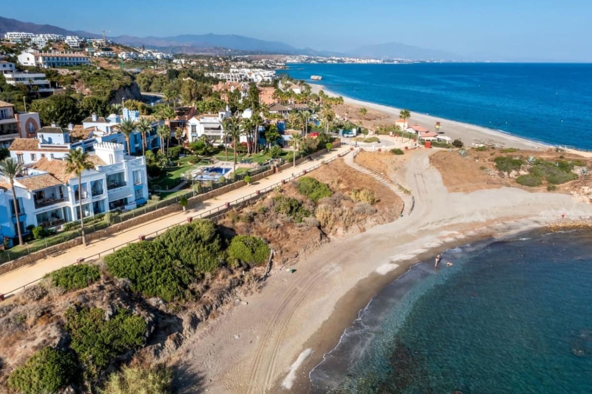 2 sovrum Lägenhet till salu i Bahia de Casares med pool garage - 585 000 € (Ref: 9265640)