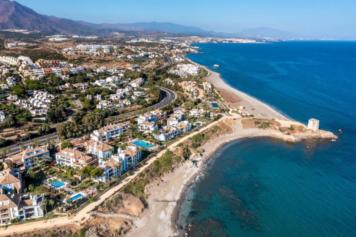 2 sovrum Lägenhet till salu i Bahia de Casares med pool garage - 585 000 € (Ref: 9265640)