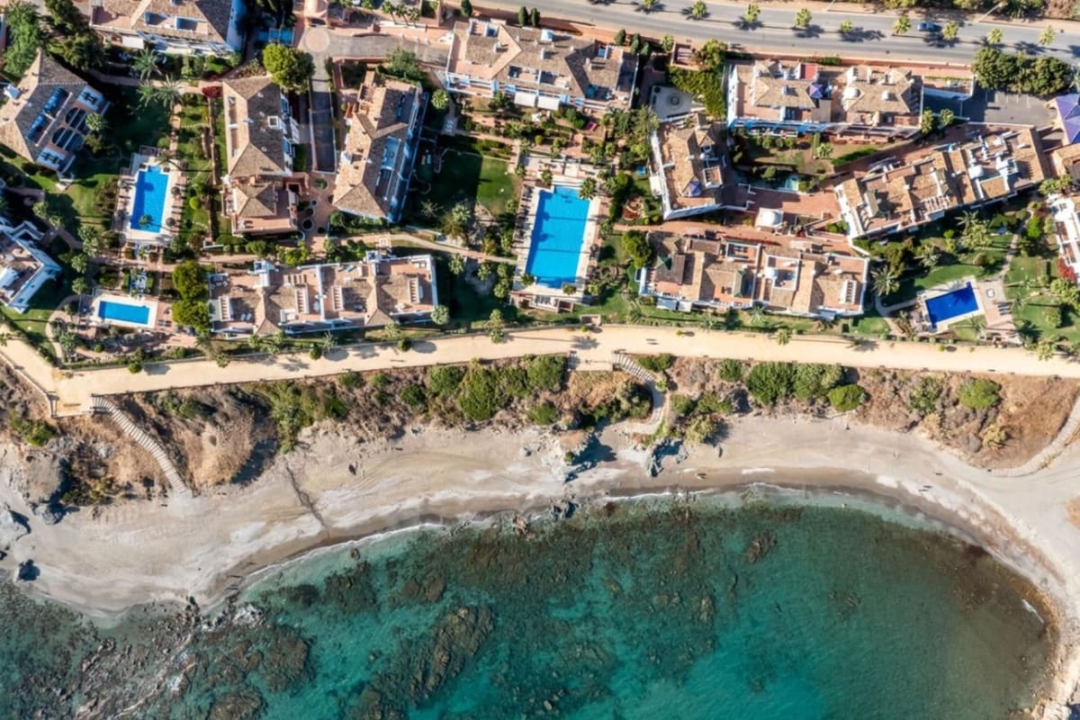 2 sovrum Lägenhet till salu i Bahia de Casares med pool garage - 585 000 € (Ref: 9265640)