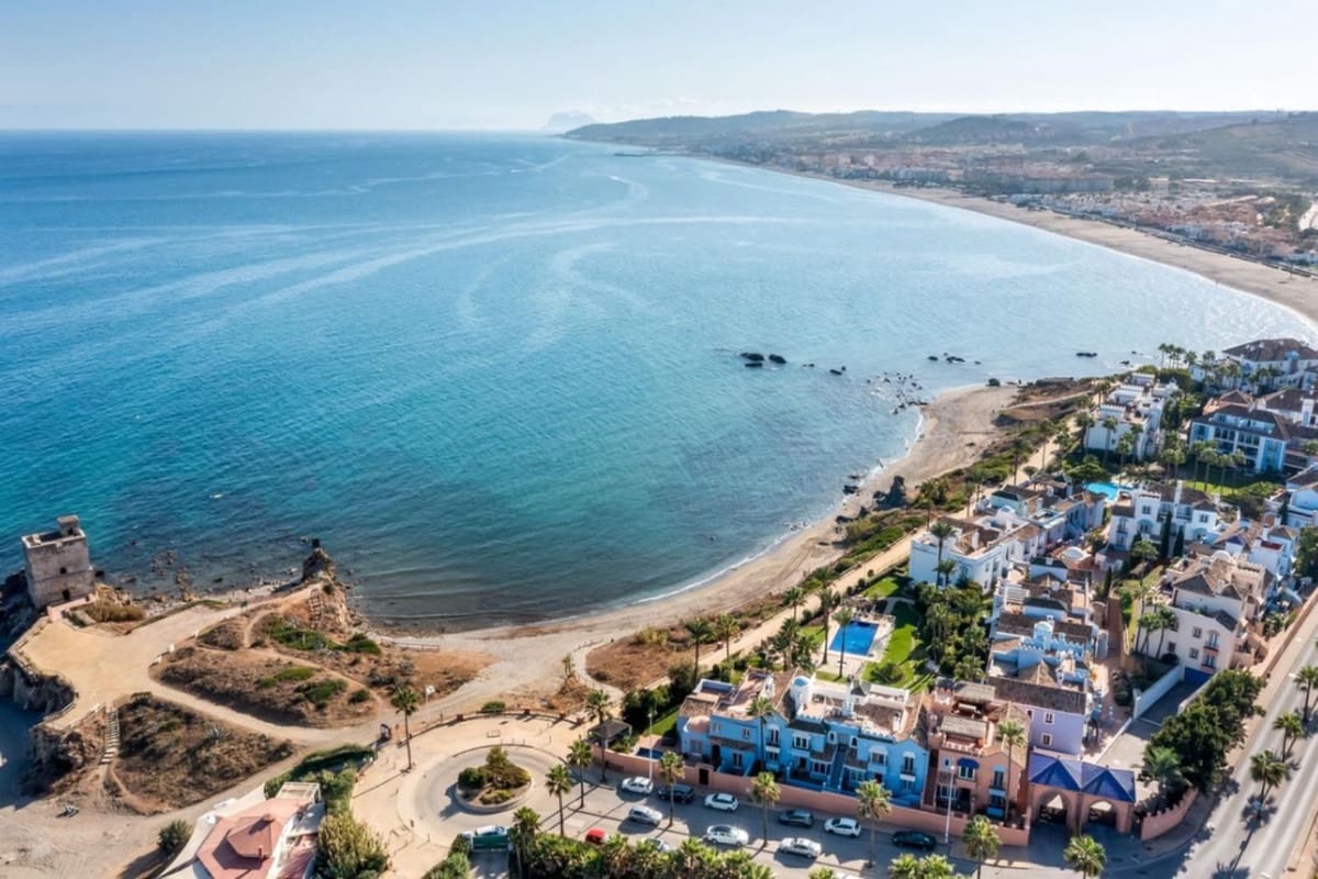 2 sovrum Lägenhet till salu i Bahia de Casares med pool garage - 585 000 € (Ref: 9265640)