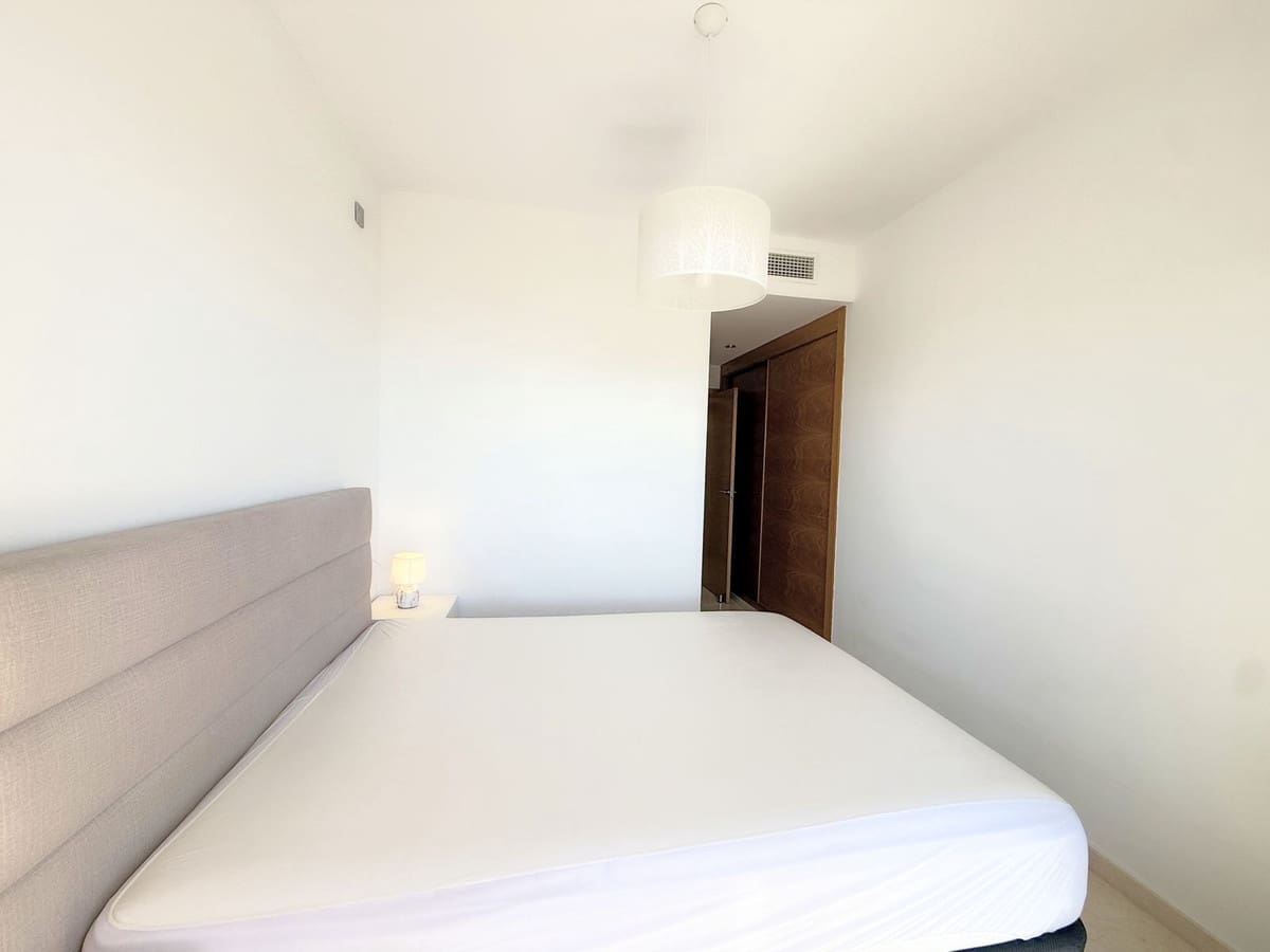 2 soveværelse Lejlighed til salg i La Duquesa / Puerto de la Duquesa med swimmingpool garage - € 320.000 (Ref: 9293466)