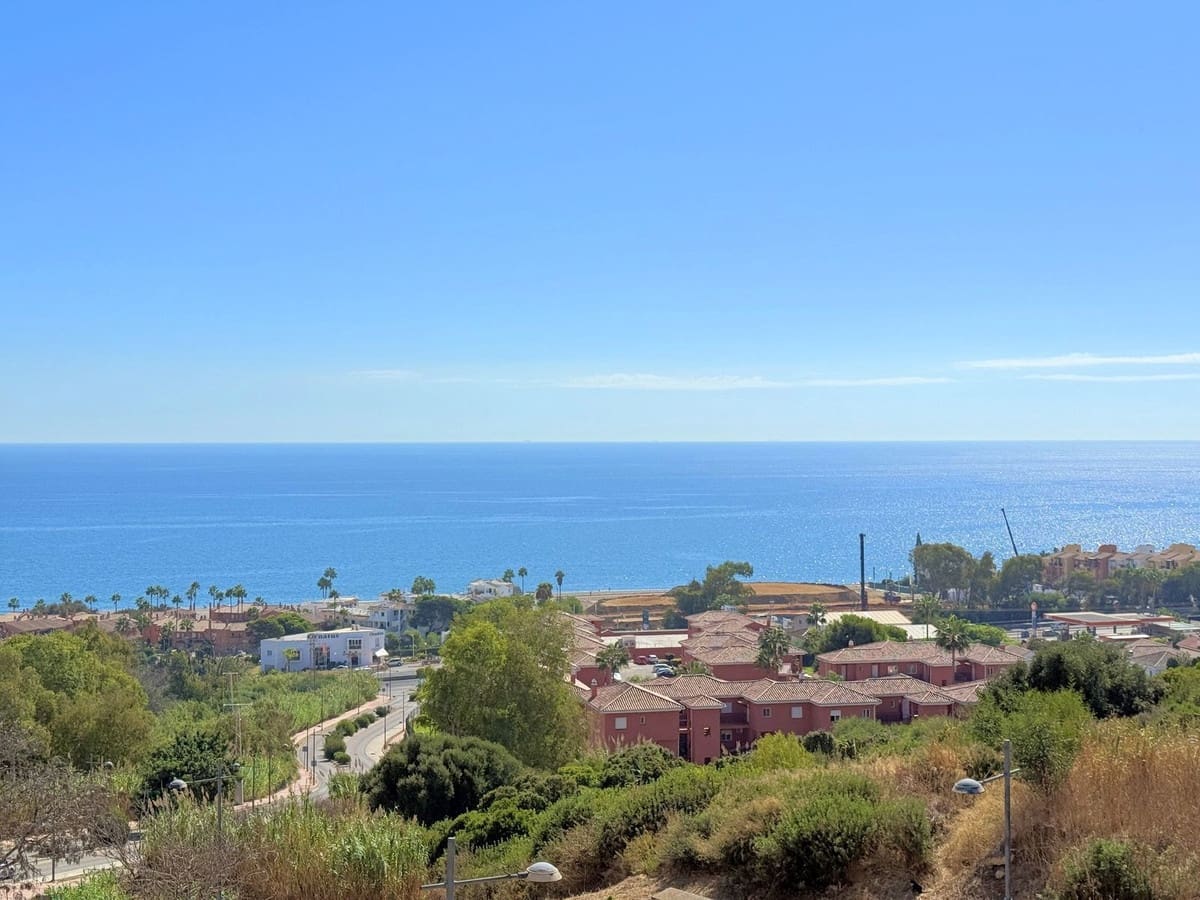 2 soveværelse Lejlighed til salg i La Duquesa / Puerto de la Duquesa med swimmingpool garage - € 320.000 (Ref: 9293466)