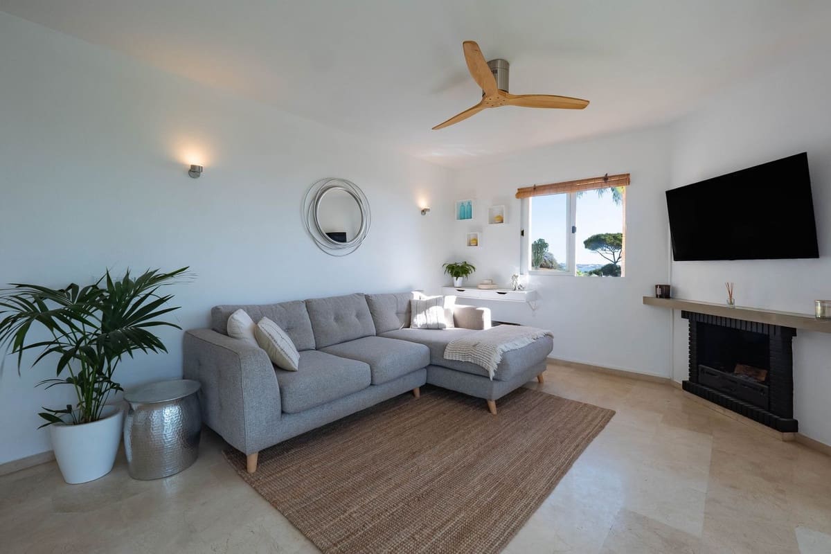 2 soverom Leilighet til salgs i Mijas Costa med svømmebasseng - € 329 000 (Ref: 9294074)