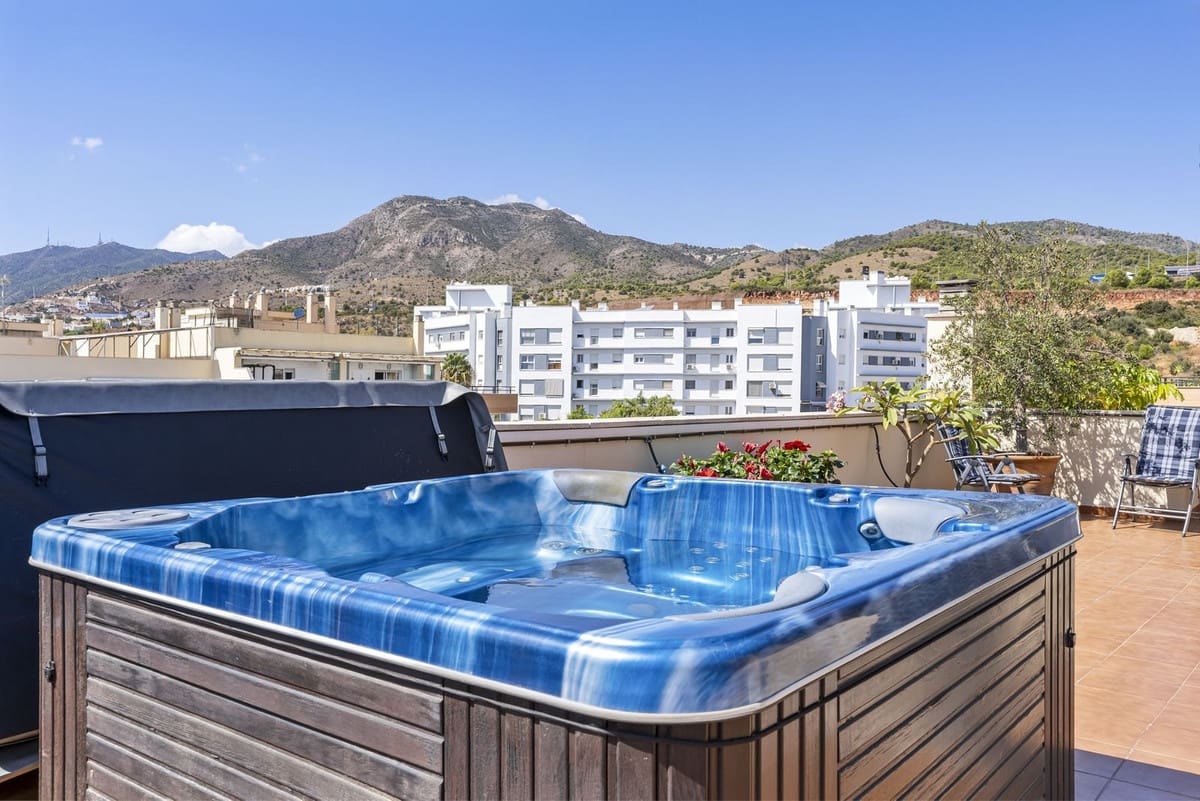 4 soveværelse Lejlighed til salg i Benalmadena med swimmingpool garage - € 649.000 (Ref: 9294076)