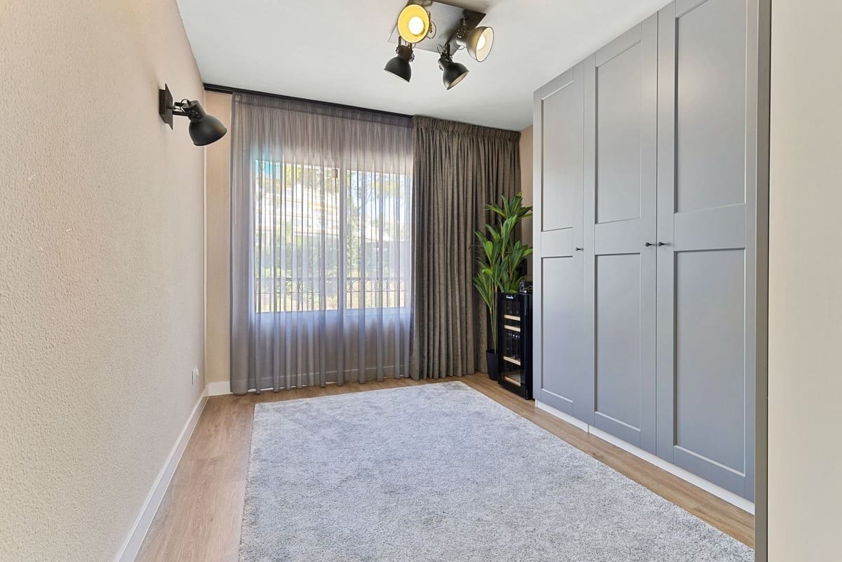 2 soverom Penthouse til salgs i Riviera del Sol med svømmebasseng garasje - € 385 000 (Ref: 9295028)