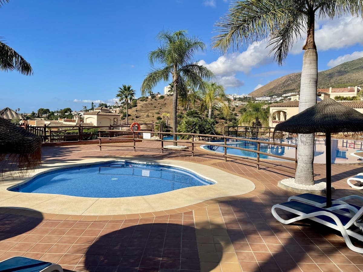 2 soveværelse Penthouse til salg i Torrequebrada med swimmingpool garage - € 449.000 (Ref: 9298929)