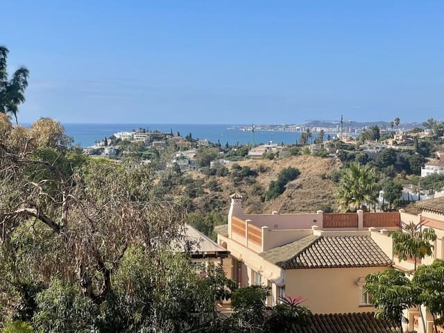 2 slaapkamer Penthouse te koop in Torrequebrada, Benalmádena met zwembad garage - € 449.000 (Ref: 9298929)