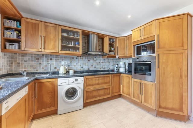 3 chambre Villa/Maison à vendre à La Duquesa / Puerto de la Duquesa, Manilva avec piscine - 515 000 € (Ref: 9300299)