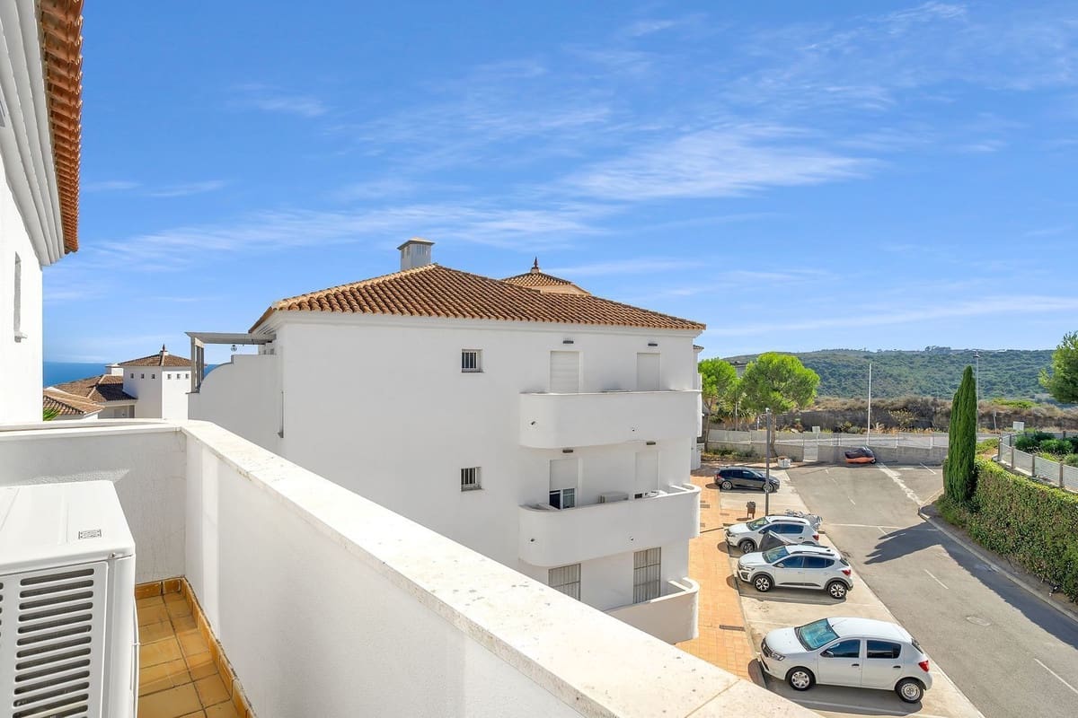 3 soverom Penthouse til salgs i Manilva med svømmebasseng garasje - € 265 000 (Ref: 9300300)