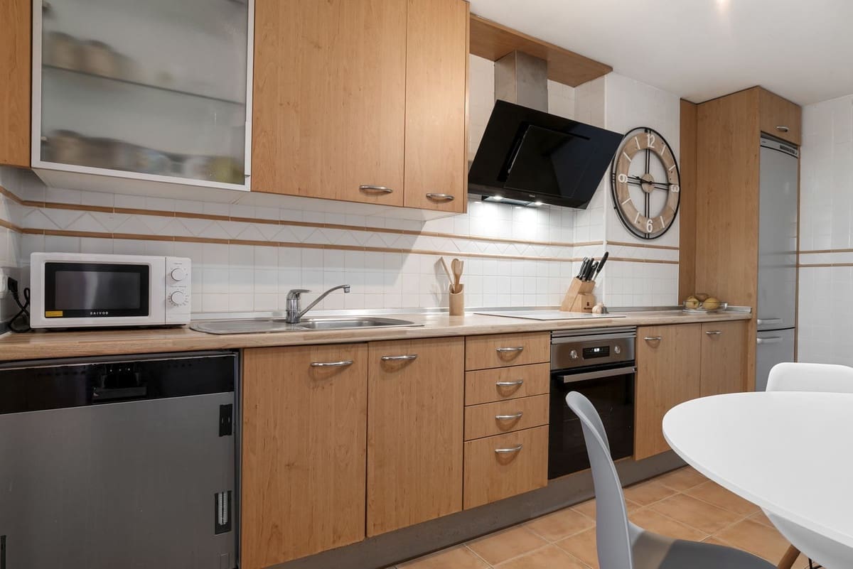 2 soverom Leilighet til salgs i Bel-Air med svømmebasseng garasje - € 420 000 (Ref: 9300301)