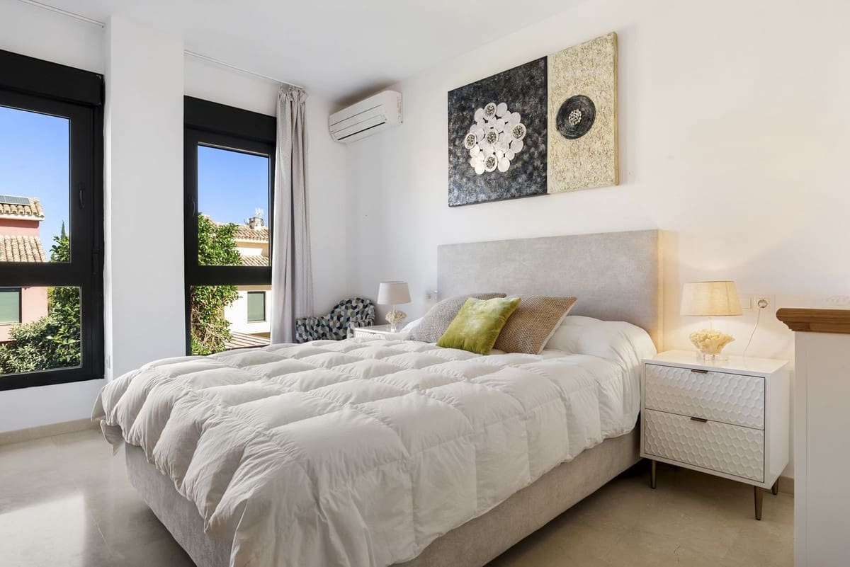 2 soverom Leilighet til salgs i Bel-Air med svømmebasseng garasje - € 420 000 (Ref: 9300301)