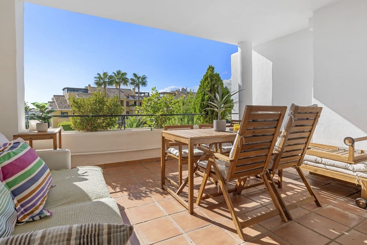 2 soverom Leilighet til salgs i Bel-Air med svømmebasseng garasje - € 420 000 (Ref: 9300301)