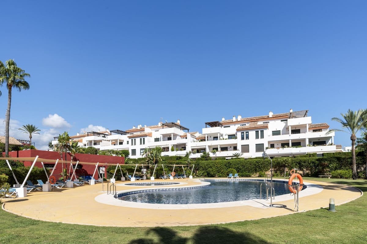 2 soverom Leilighet til salgs i Bel-Air med svømmebasseng garasje - € 420 000 (Ref: 9300301)