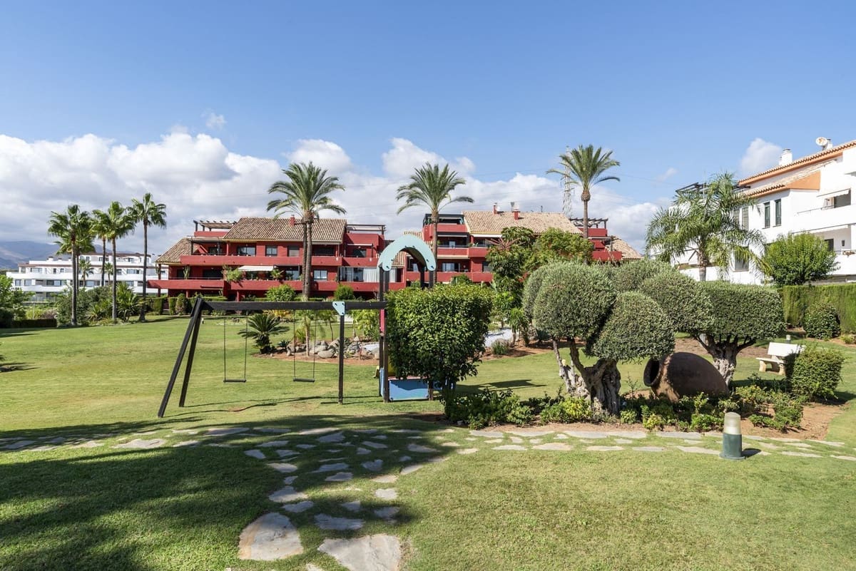 2 soverom Leilighet til salgs i Bel-Air med svømmebasseng garasje - € 420 000 (Ref: 9300301)