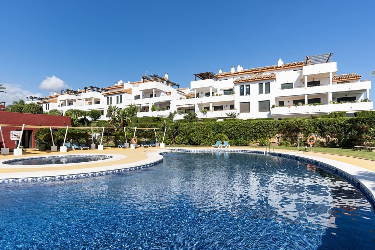 2 soverom Leilighet til salgs i Bel-Air med svømmebasseng garasje - € 420 000 (Ref: 9300301)