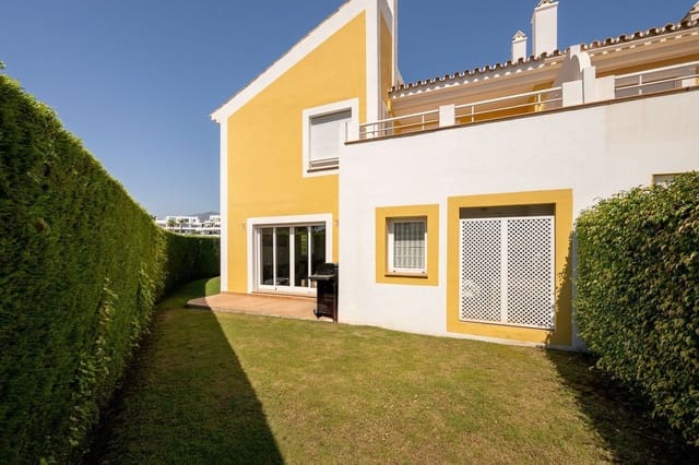 3 makuuhuone Paritalo myytävänä paikassa Estepona mukana uima-altaan 
autotalli - 595 000 € (Ref: 9300302)