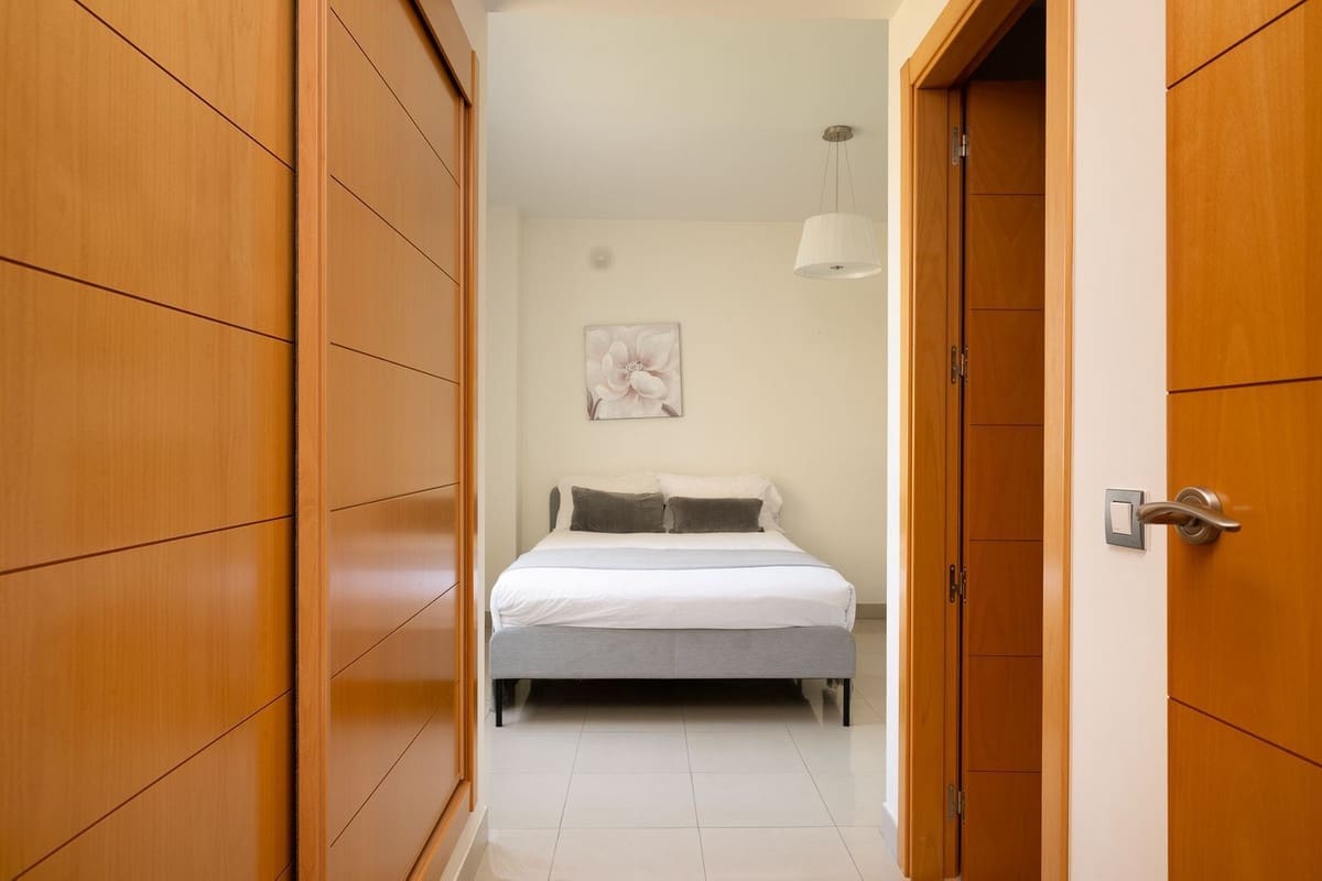 3 slaapkamer Halfvrijstaande villa te koop in Estepona met zwembad garage - € 595.000 (Ref: 9300302)