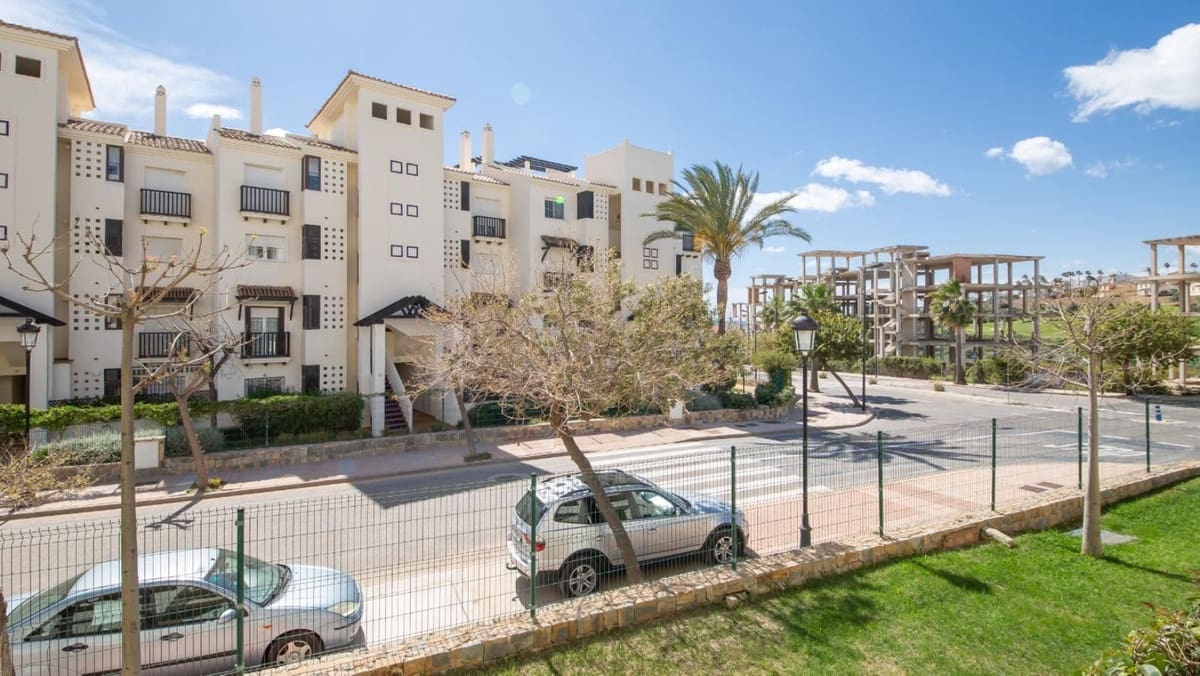 2 makuuhuone Huoneisto myytävänä paikassa La Duquesa / Puerto de la Duquesa mukana uima-altaan 
autotalli - 269 000 € (Ref: 9304839)