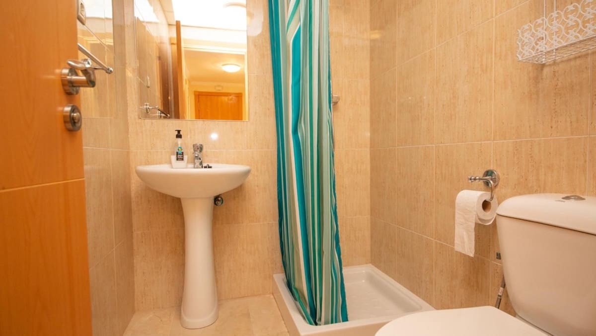 2 makuuhuone Huoneisto myytävänä paikassa La Duquesa / Puerto de la Duquesa mukana uima-altaan 
autotalli - 269 000 € (Ref: 9304839)