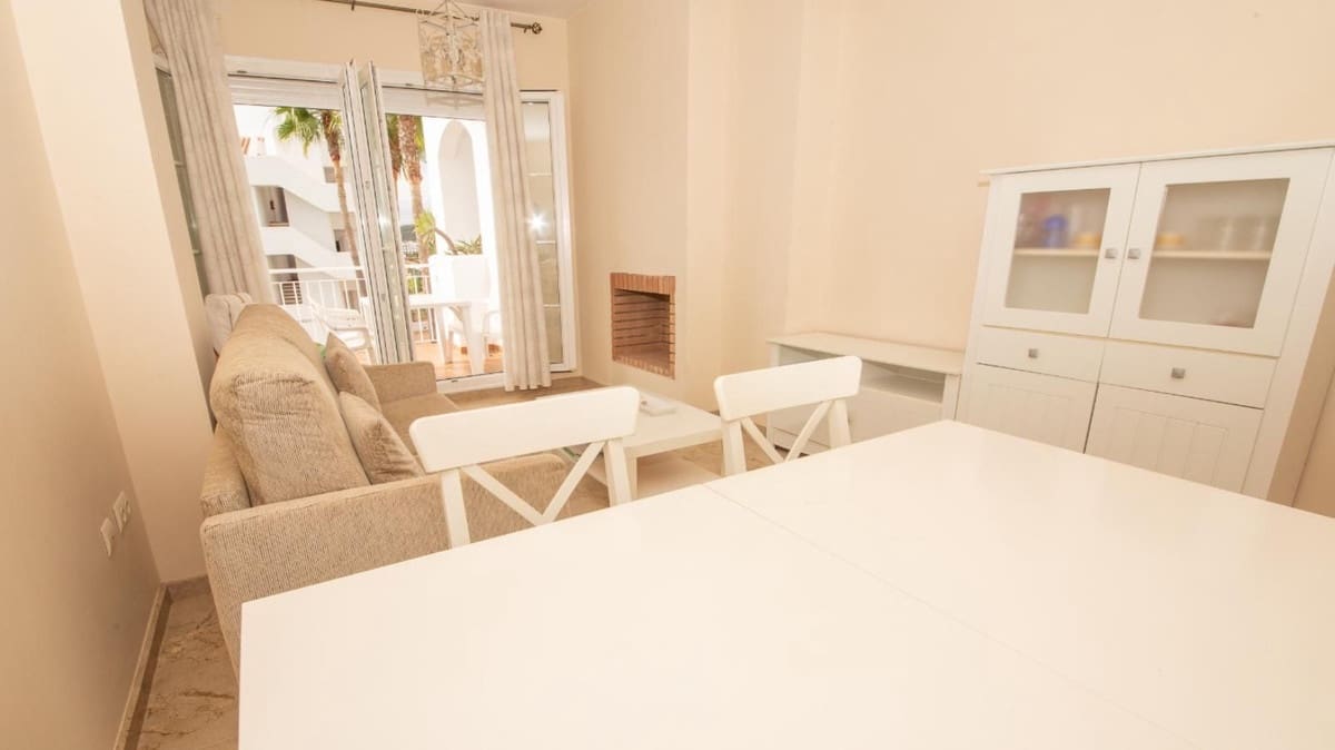 2 soverom Leilighet til salgs i La Duquesa / Puerto de la Duquesa med svømmebasseng - € 219 950 (Ref: 9304840)