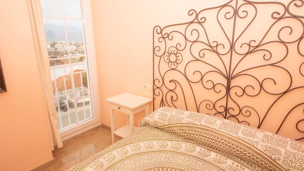 2 soverom Leilighet til salgs i La Duquesa / Puerto de la Duquesa med svømmebasseng - € 219 950 (Ref: 9304840)