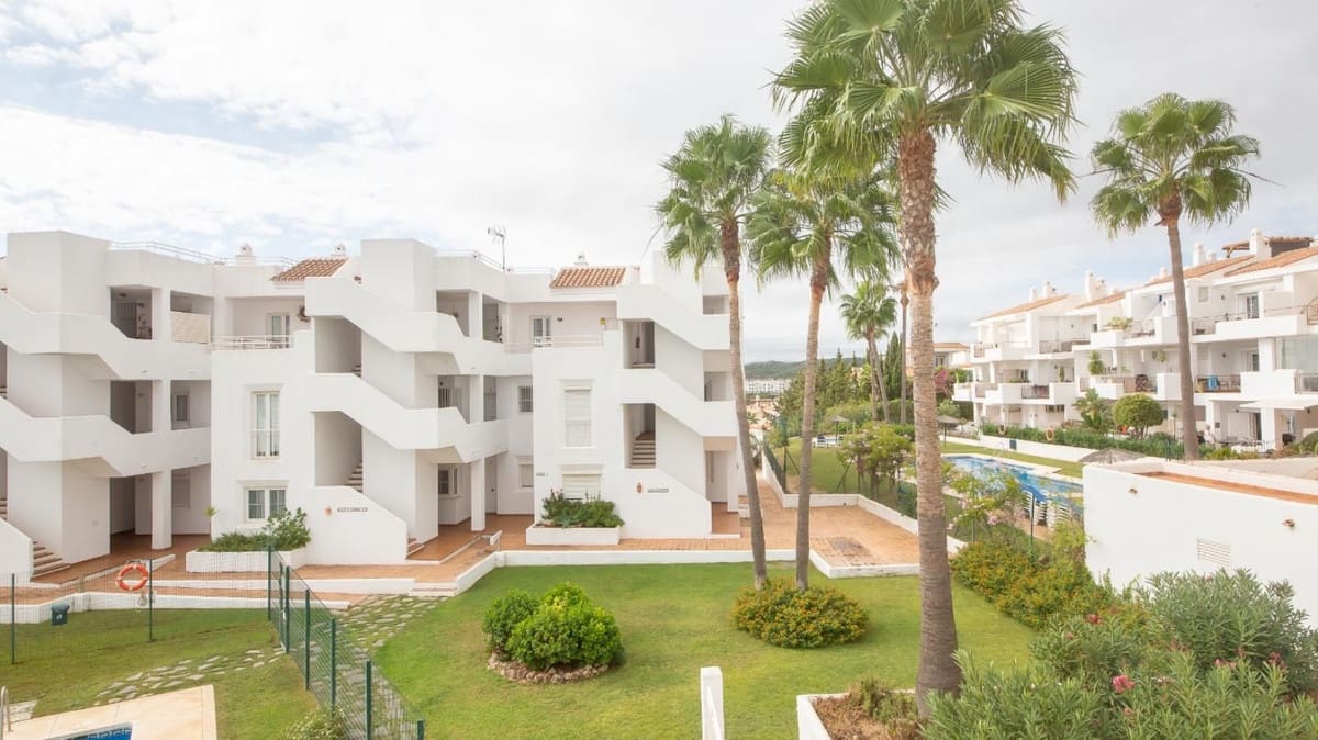 2 soverom Leilighet til salgs i La Duquesa / Puerto de la Duquesa med svømmebasseng - € 219 950 (Ref: 9304840)