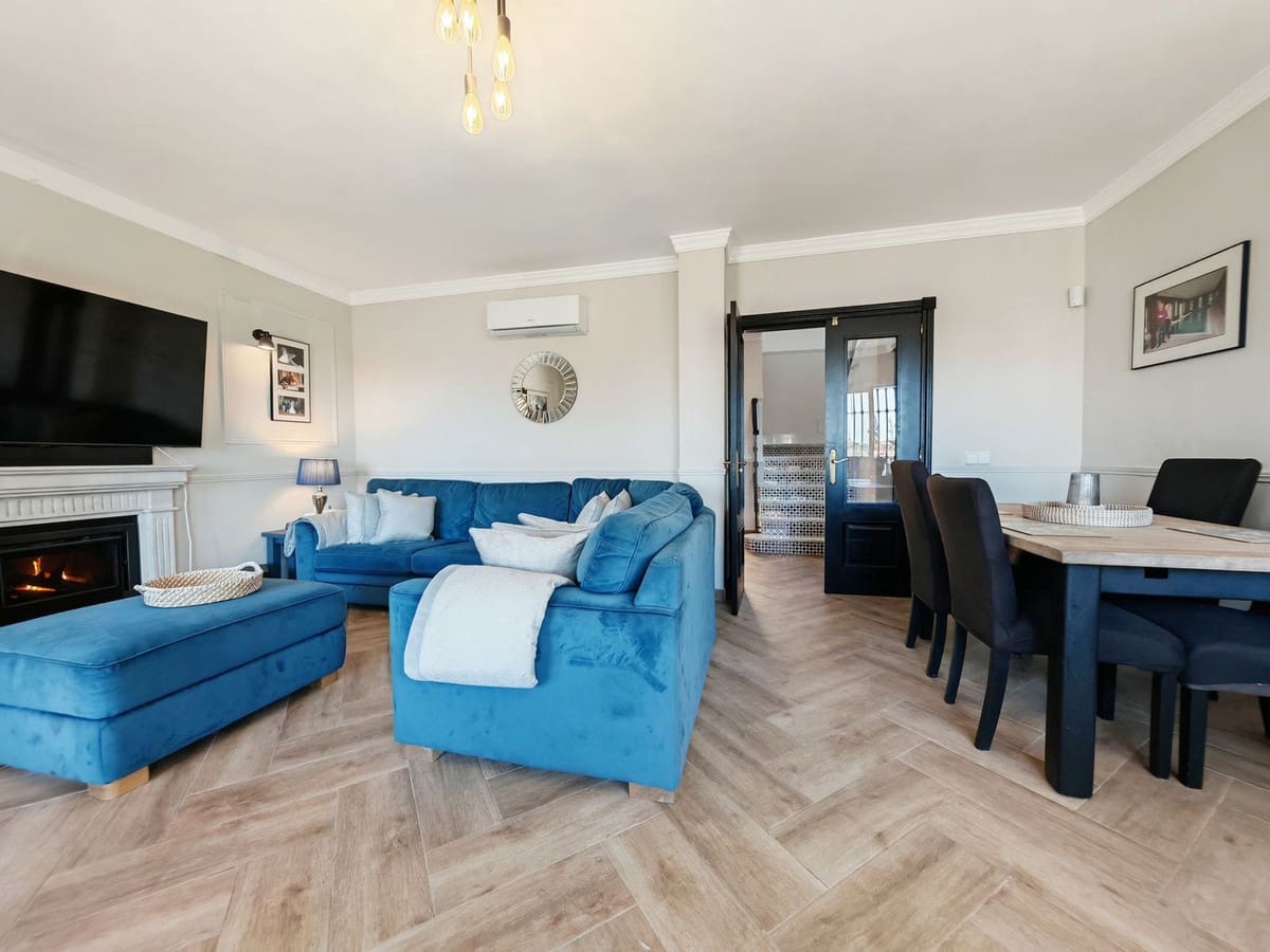 3 makuuhuone Paritalo myytävänä paikassa Riviera del Sol mukana uima-altaan 
autotalli - 474 000 € (Ref: 9306720)