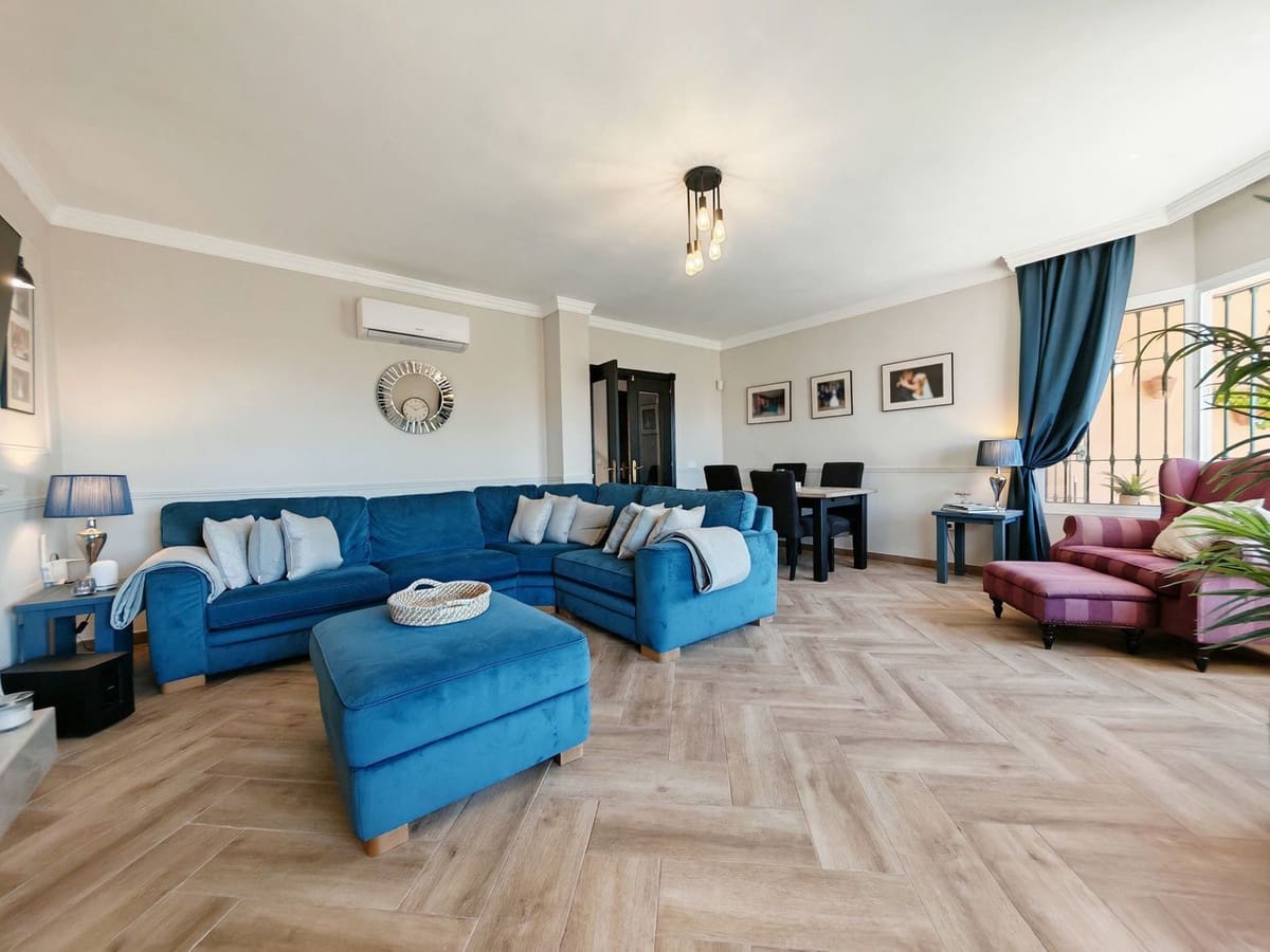 3 makuuhuone Paritalo myytävänä paikassa Riviera del Sol mukana uima-altaan 
autotalli - 474 000 € (Ref: 9306720)