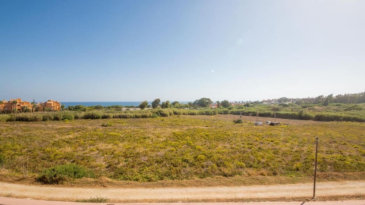 2 soveværelse Lejlighed til salg i La Duquesa / Puerto de la Duquesa med swimmingpool garage - € 229.000 (Ref: 9311152)