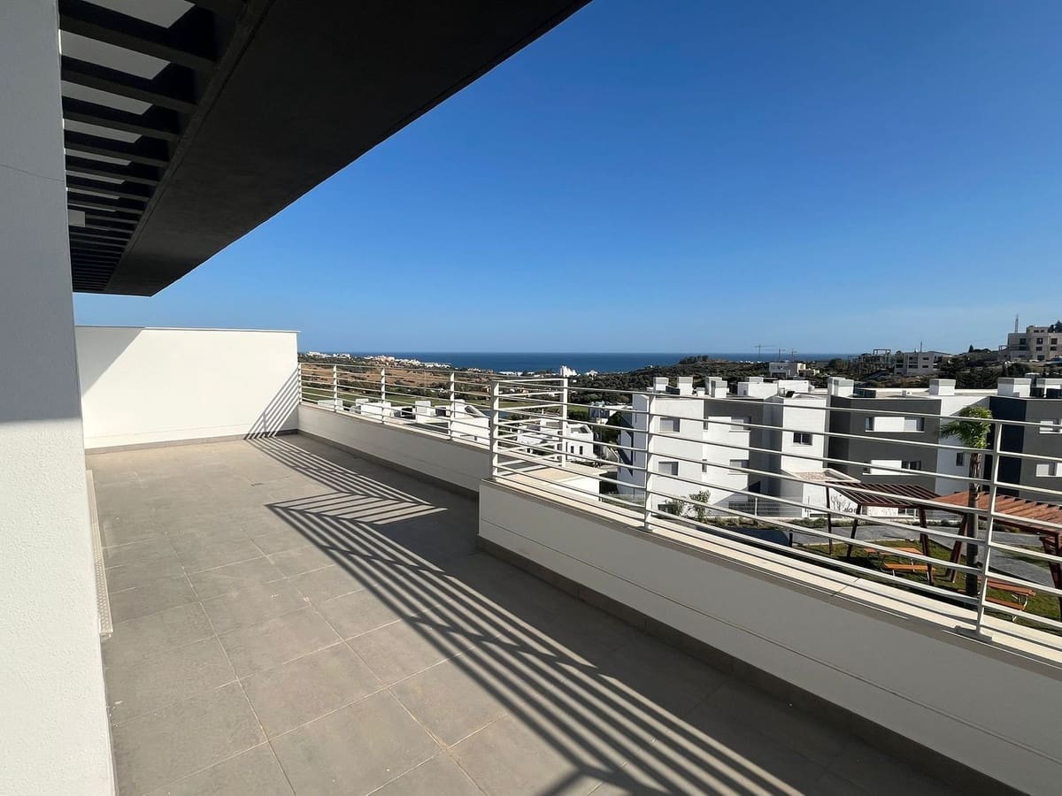 3 soveværelse Penthouse til salg i Estepona med swimmingpool garage - € 550.000 (Ref: 9311409)