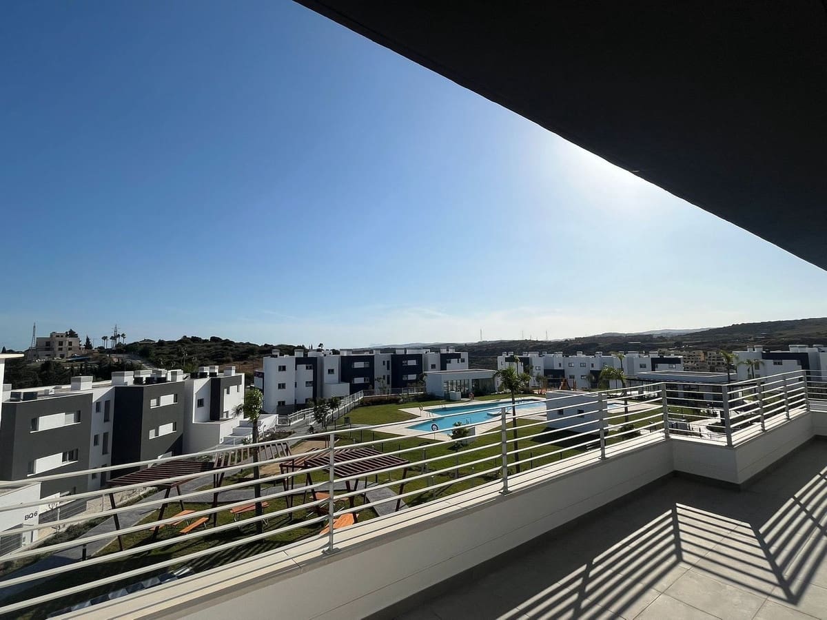 3 soveværelse Penthouse til salg i Estepona med swimmingpool garage - € 550.000 (Ref: 9311409)